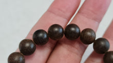 Load image into Gallery viewer, Vietnam Nha Trang King Super Oil Rich Black Resin Agarwood Bracelet 95% Sinking 10mm 9.4g 21 Beads Fruity Aroma (B)
